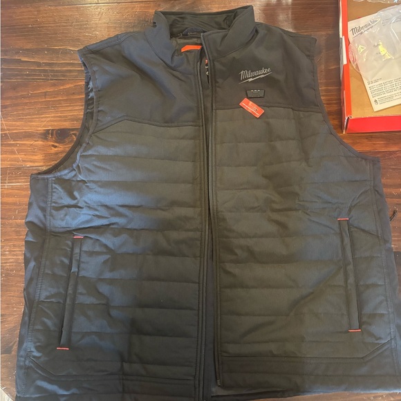 Milwaukee Other - Milwaukee M12 Axis Heated vest